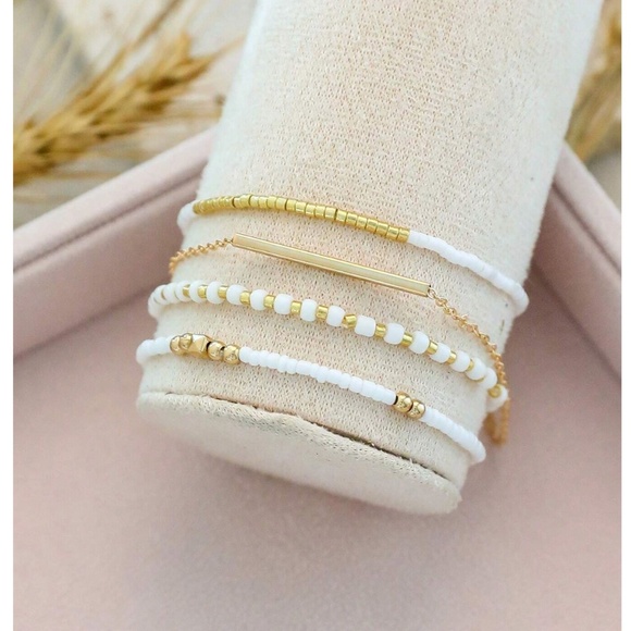 Beaded Bracelets 4 Pieces Gold Color Chain White - Picture 2 of 5